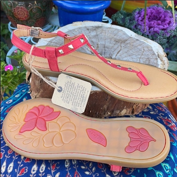 New BORN Chili Pepper Red Leather Sandals - Picture 3 of 16